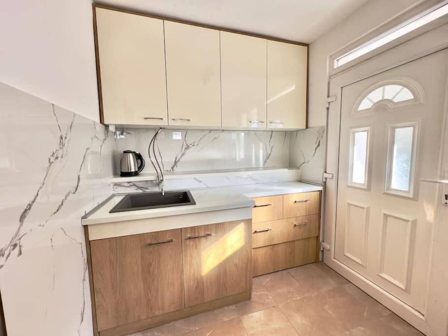 Sunny Balconies Apartments Skadar Lake Virpazar Εξωτερικό φωτογραφία